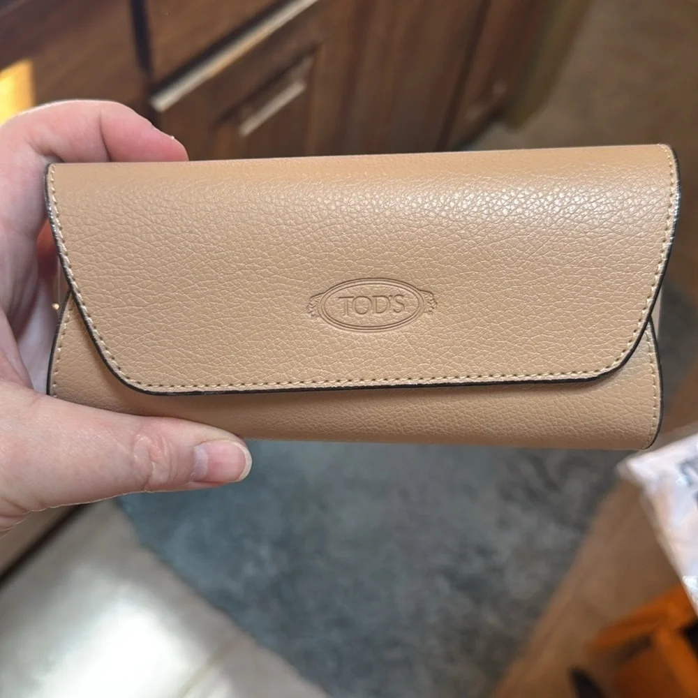 Tod’s Tan Pebbled Leather Sunglasses Case w/ Cloth Luxury Eyewear Case Like New!